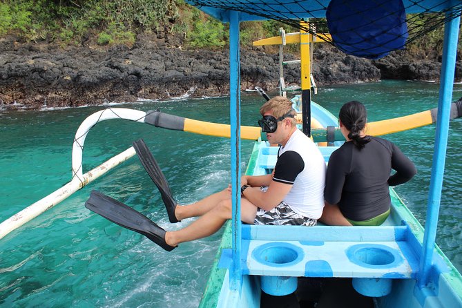 Amazing Blue Lagoon Snorkeling with Private Hotel Transfer - Choosing the guide option