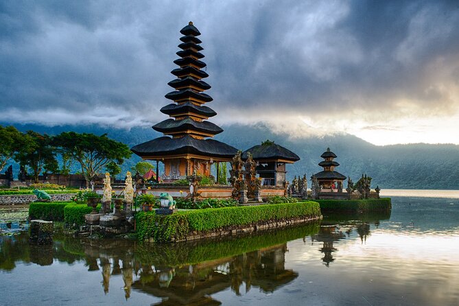 Bali: Bedugul Lake Temple, Banyumala Waterfall, UNESCO Rice Field - Key points at a glance