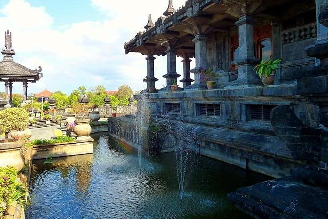 Bali Car-Charter: Half Day Denpasar City Tour - Bajra Sandhi Monument in Renon
