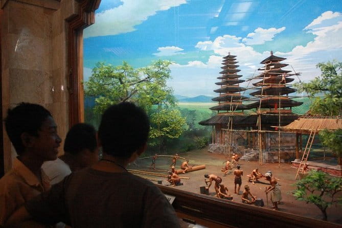 Bali Car-Charter: Half Day Denpasar City Tour - Jagatnatha Temple Near Puputan Badung Square