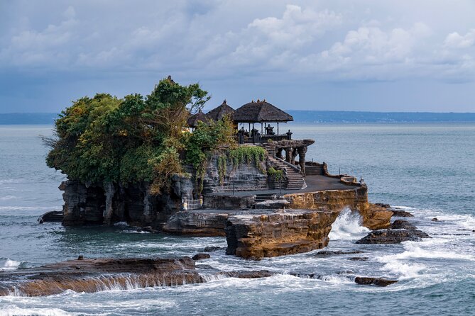 Bali Culture and Choose Your Bali Tour Route in Bali with Bali driver-Free WIFI - Ubud: monkeys, art, terraces, and holy water