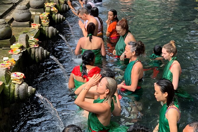 Bali Full-Day Car Charter: Ubud and Kintamani Volcano Tour - Ubud Palace and Art Market finish the day in town