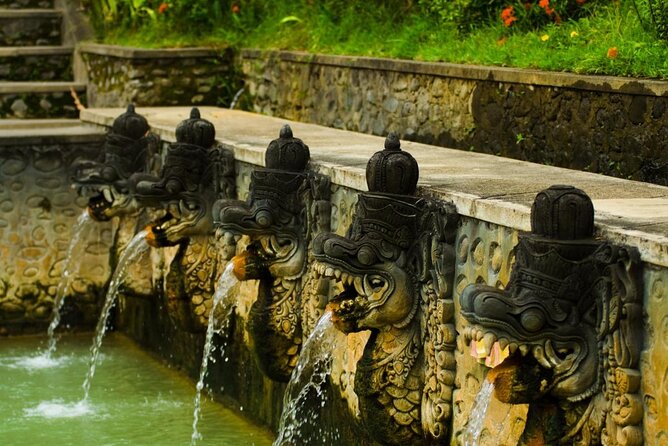 Bali Full-Day Hidden Hills, Twin Waterfalls and Hot Spring Tour - Wanagiri Hidden Hills: dramatic views with a busy side