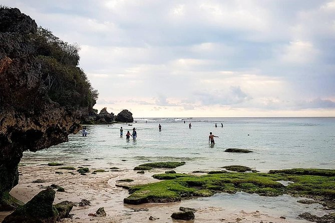 Bali Half-Day Uluwatu Temple Sunset, Kecak Dance, Dinner - Transport, group size, and timing