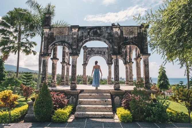 Bali Instagram: Gate of Heaven Tour - Tukad Cepung Waterfall inside the rock