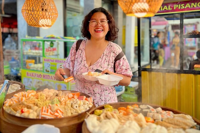 Bali Must-Try Food Tour (Denpasar) - Starting with fruit at Badung Market
