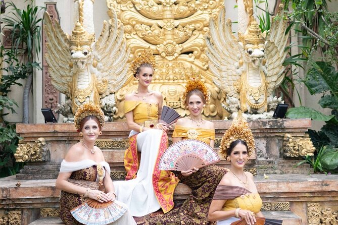 Bali Professional Photoshoot in Traditional Dress Outfit - Posing help makes a big difference