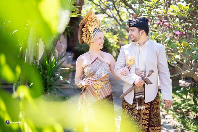 Bali Professional Photoshoot in Traditional Dress Outfit - Who will enjoy this experience most?