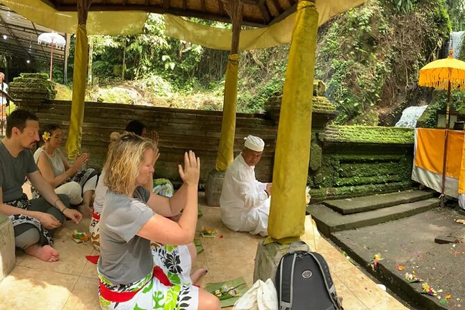 Bali Spiritual: Balinese Healing, Temple & Rice Terrace - The traditional healing session in Batuan