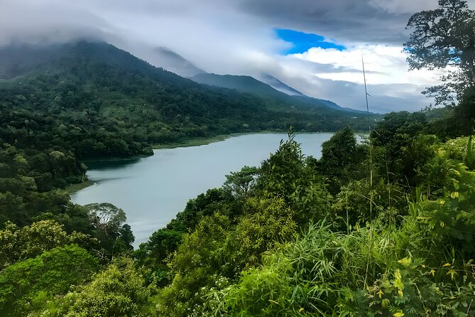 Bali Tour: The Best Way to Explore The Highlight of Bali - Ulun Danu Bratan beside Lake Beratan
