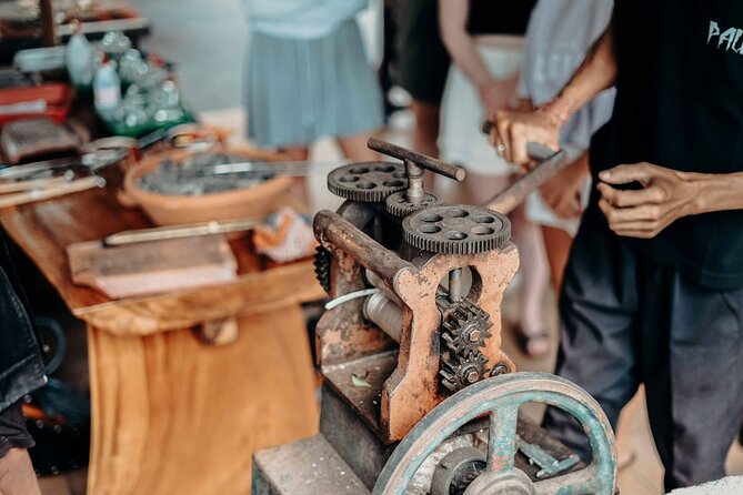 Bali Traditional Silver Class - Making Simple Jewelry Experience - Finding ideas in the jewelry store