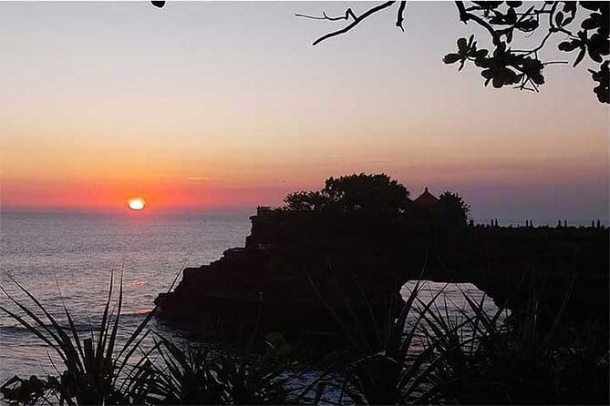 Banyumala Waterfall, Jatiluwih, Ulun Danu and Tanah Lot tours - Tanah Lot and Bali’s temple on the sea