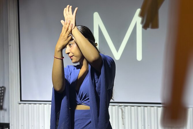 Canggu: Drag Show with Dinner - Sign language adds a real human connection