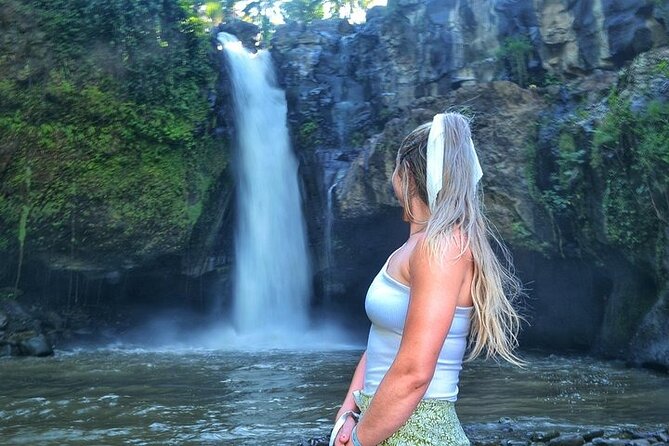 Cretya Ubud Tours - Tegenungan Waterfall: one hour by the water