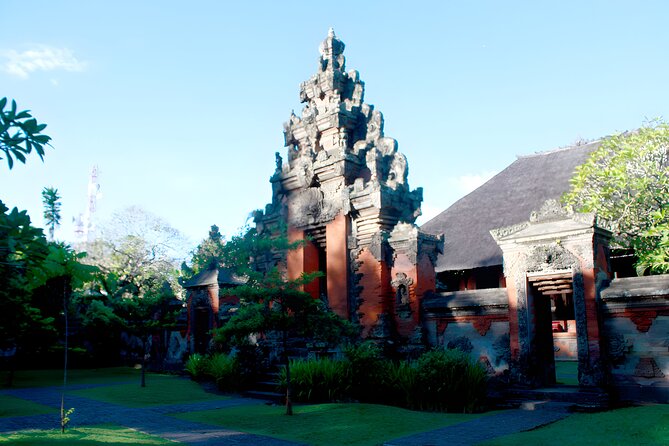 Denpasar City Half Day Tour Packages - Badung Market, where Denpasar shops