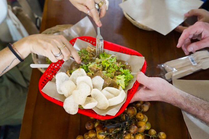 Denpasar Night Market Food Tour - A small group with room for questions