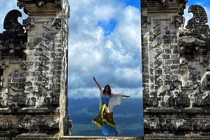 East Bali Tour - Gate of Heaven - Tirta Gangga - Tukad Cepung - Tukad Cepung Waterfall through the rock