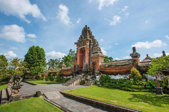 Exquisite UNESCO World Heritage Sites in Bali - Taman Ayun: a calm opening at the Mengwi temple
