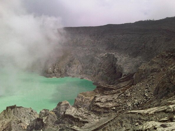 From Bali: 24-Hour Kawah Ijen Blue Flames, Dinner & Room - Why Kawah Ijen is worth the hard overnight trip