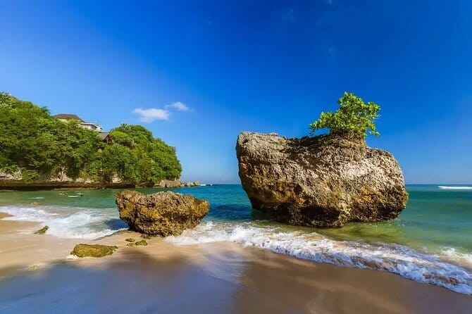 Full Day All Inclusive Tanah Lot and Uluwatu Sunset Tour - Garuda Wisnu Kencana: a large cultural park with a different scale