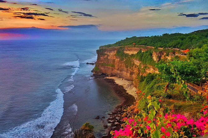 Full Day Private Tour from Tegenungan Waterfall to Tanah Lot - Tanah Lot: the strongest finish of the day