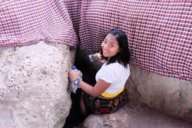 Full Day Private Tour to Nusa Penida Underground Temple from Bali - What the private guide adds