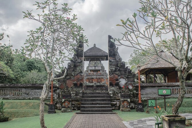 Full Day Private Tour to Ubud Waterfall and Tanah Lot Sunset - What may not match the published route