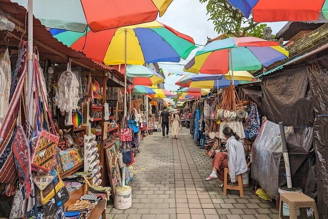 Half Day Ubud Village Private All Inclusive Tour - Two hours at Ubud Traditional Art Market