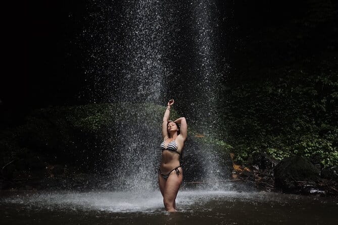 Hidden North Waterfall Bali All inclusive - Leke Leke starts the day in the forest
