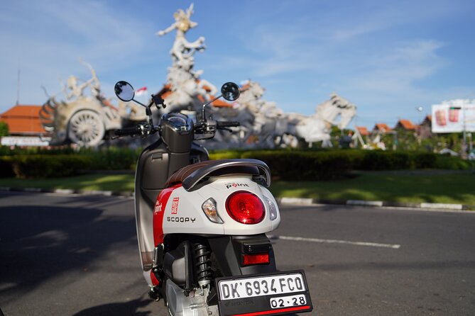 Honda Scoopy Rental in Bali - Picking up a Honda Scoopy in Seminyak and Kerobokan