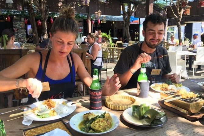 Nia Bali Seminyak Cooking Class - Stop one: choosing ingredients at a traditional market