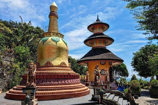 North Bali highlights: Buddhist temple, Waterfall & hot spring - Four very different sides of North Bali