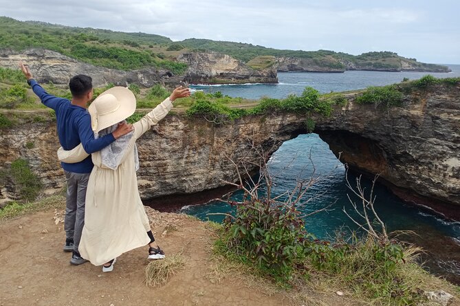 Nusa Penida East And West Full Day Private Guided Tour - What private guiding adds on rough island roads