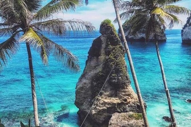 Nusa Penida East And West Full Day Private Guided Tour - Lunch at Happy Cafe Penida