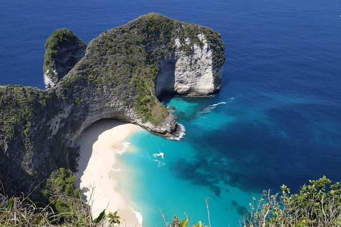 Nusa Penida Tour - Kelingking Beach and the famous dinosaur ridge
