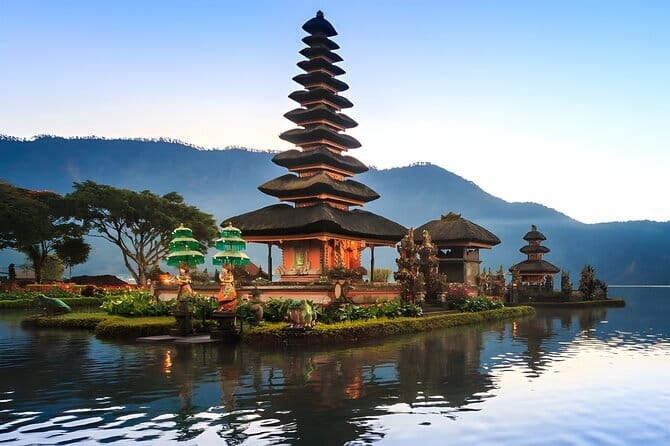 One Day Jatiluwih UNESCO, Ulun Danu Beratan, Banyumala Waterfall - Twin Lakes and the Wanagiri viewpoint