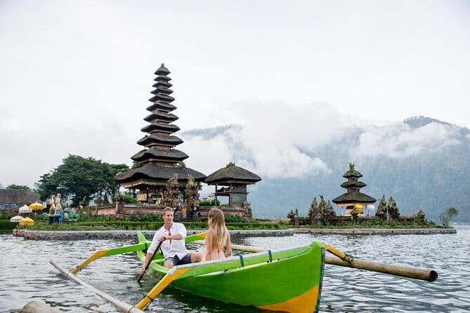 One Day Jatiluwih UNESCO, Ulun Danu Beratan, Banyumala Waterfall - Handara Gate: quick photographs, little else