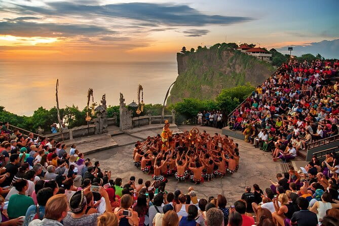 Private Bali Customized Tours - Tanah Lot and Uluwatu, two very different temples
