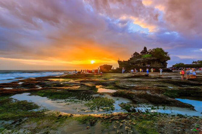 Private Full-Day Tour: Discover The Best of Bali Destination - Handara Iconic Gate and the photo-stop question