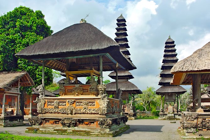Private Full-Day Tour: Ulun Danu Beratan Temple, Jatiluwih and Tanah Lot Temple - Coffee, beekeeping, and optional farm stops