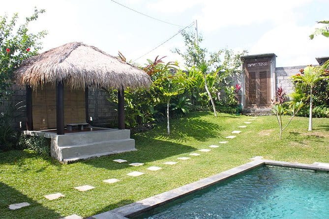 Private Javanese Cooking Class with Dotty in Tumbak Bayuh, Canggu - Meeting Dotty and choosing the menu