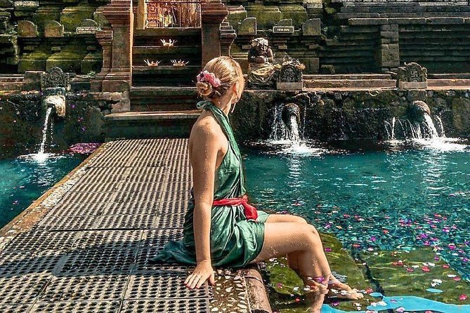 Tanah Lot Temple, Waterfall & Ubud Tour (Private & All-Inclusive) - Kanto Lampo Waterfall at 2:00 PM