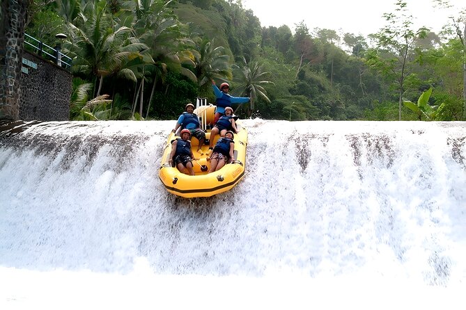Telaga Waja White Water Rafting and Besakih Temple Tour - Lunch and the change from river to road