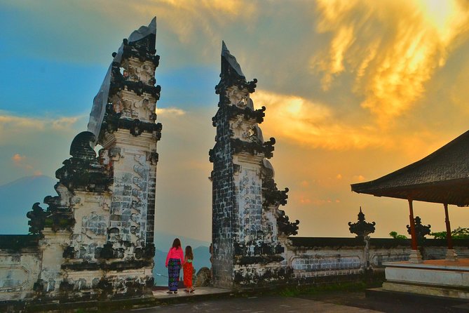 The Gates of Heaven Lempuyang Tours All Inclusive - Tirta Gangga’s ponds, statues, and quiet paths