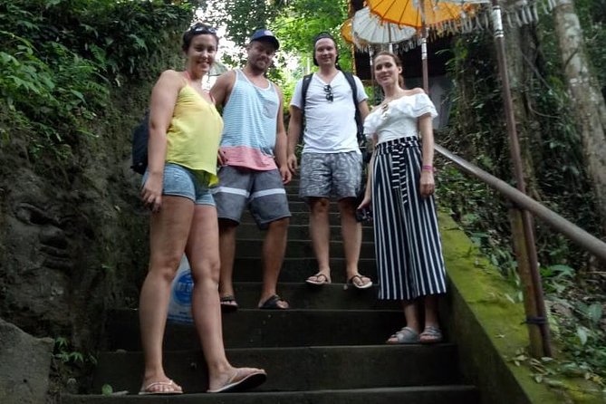 Ubud Tour Monkey Forest, Rice Terrace, Swing, Temple, Waterfall - The swing stop: attractive, but budget for it separately