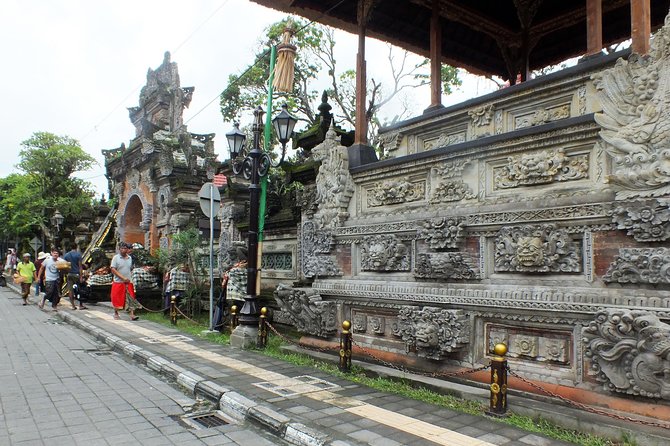 Ubud Village Sightseeing, Famous Paddy Field And Ubud Waterfall - Tegalalang Rice Terrace and the handicraft road