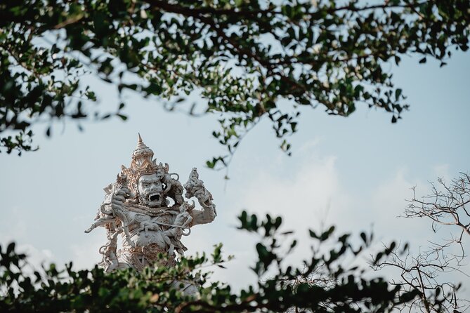 Uluwatu Temple Excursion - FREE WI-FI - Uluwatu Temple on the 70-meter cliff